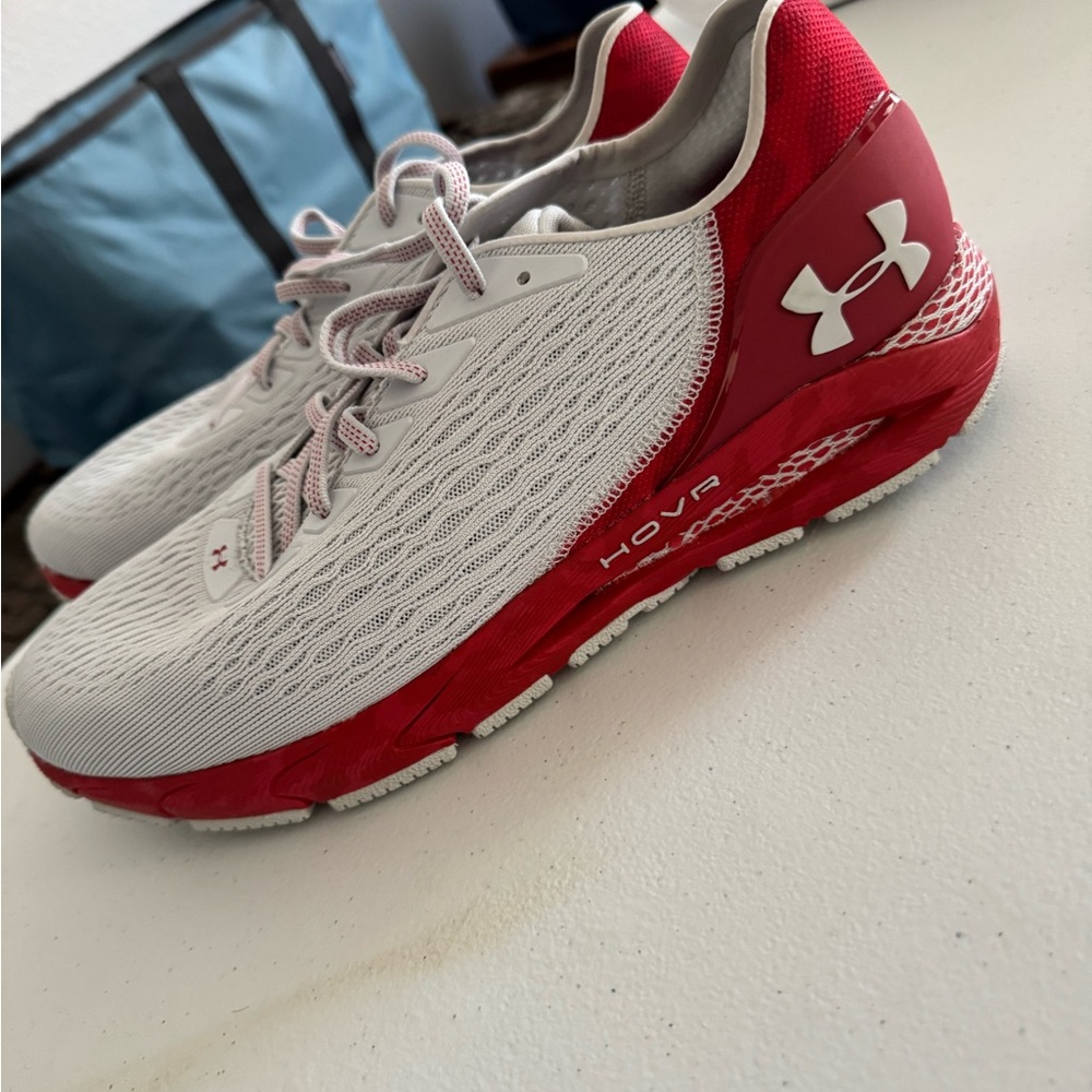 Under Armour Men's HOVR Running Shoes - White & Red WISCONSIN BADGERS